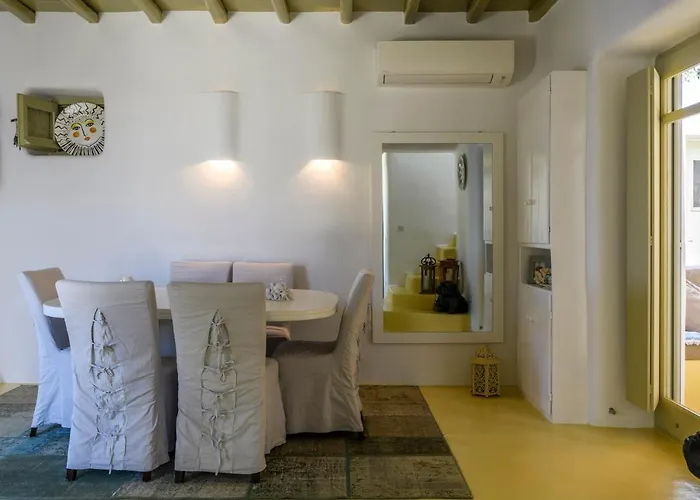 فيلة Isabella Family Close To The *